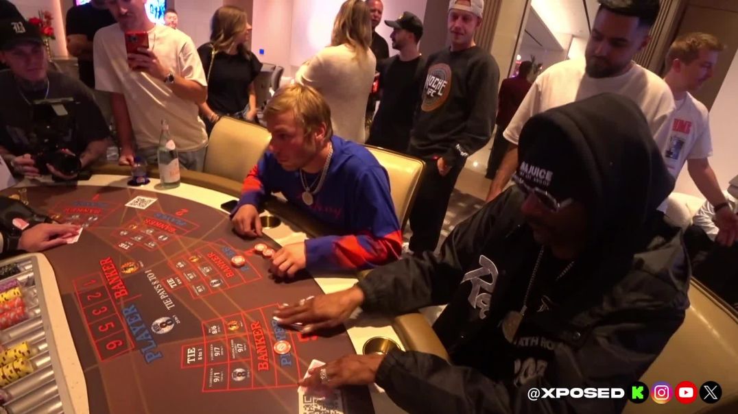 Xposed and Snoog Dogg doing some gambling together in Las Vegas